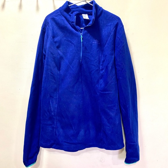 Decathlon Tops - Decathlon Winter Tshirt